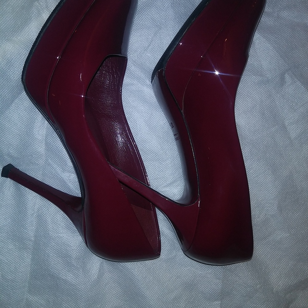 Burgundy gucci heels size 37.5